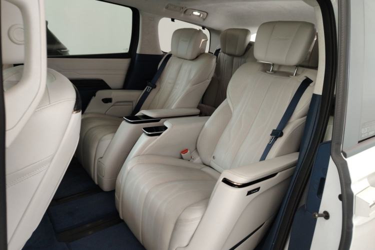 Used Buick Century 2023 2.0T Six-Seater Yinshi Edition Left Rear Seat