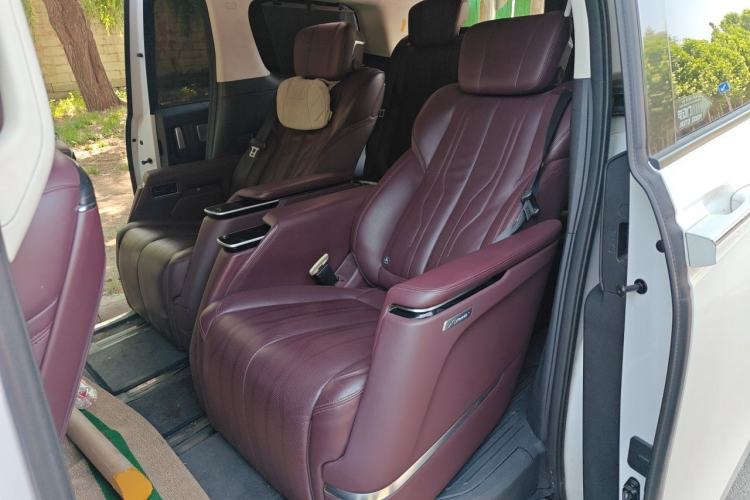 Used Buick Century 2023 2.0T Six-Seater Yinshi Edition Left Rear Seat