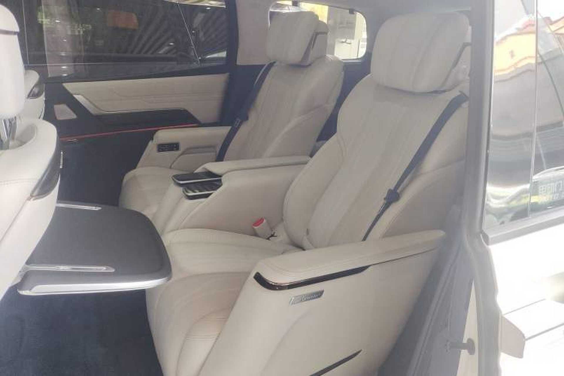 Used Buick Century 2023 2.0T Six-Seater Yinshi Edition Left Rear Seat