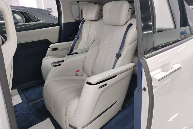 Used Buick Century 2023 2.0T Six-Seater Yinshi Edition Left Rear Seat