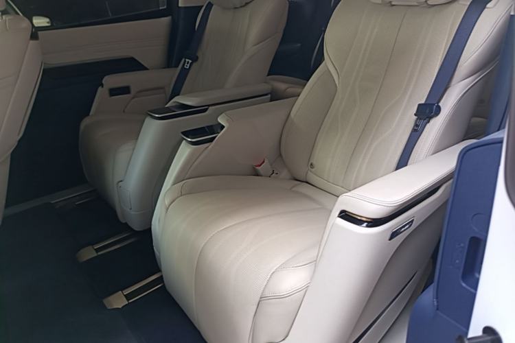 Used Buick Century 2023 2.0T Six-Seater Yinshi Edition Left Rear Seat