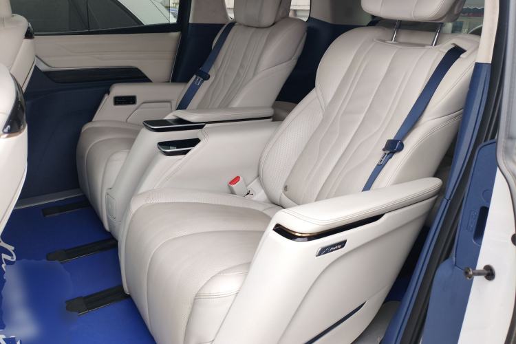 Used Buick Century 2023 2.0T Six-Seater Yinshi Edition Left Rear Seat
