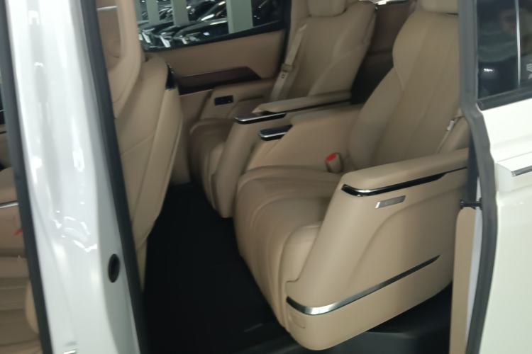 Used Buick Century 2023 2.0T Seven-Seater Deluxe Edition Left Rear Seat