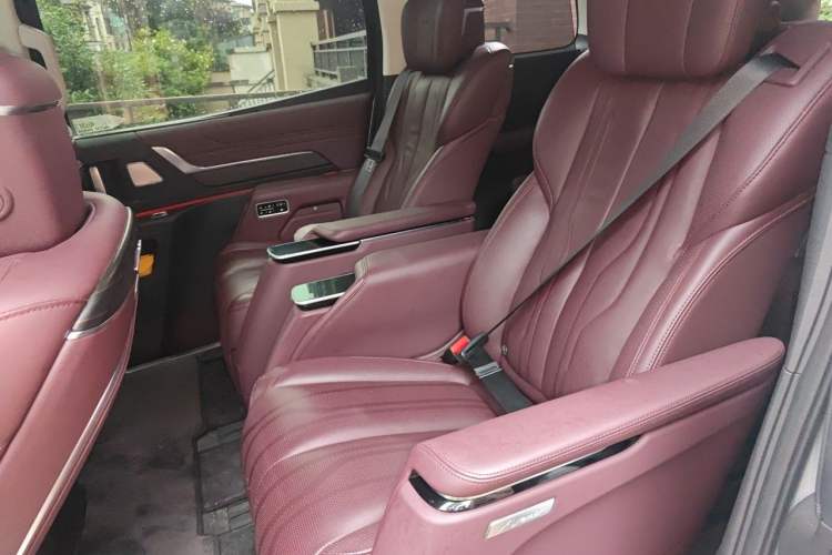 Used Buick Century 2023 2.0T Six-Seater Yinshi Edition Left Rear Seat