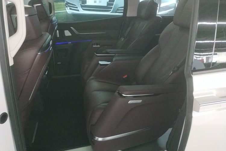 Used Buick Century 2023 2.0T Six-Seater Yinshi Edition Left Rear Seat