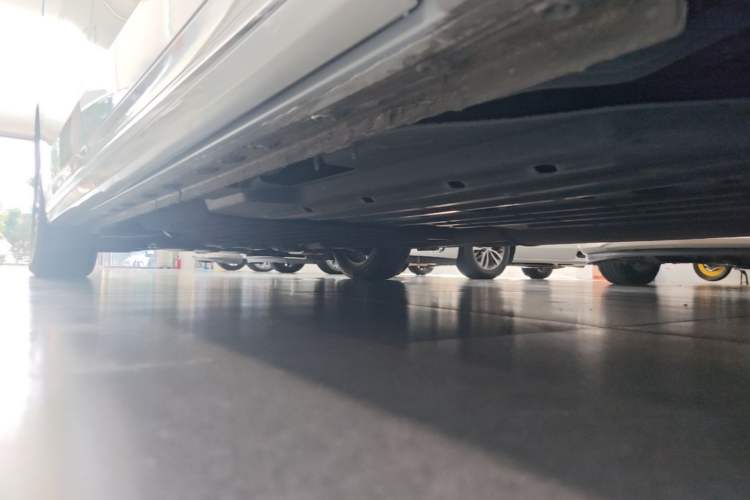 Used Buick Century 2023 2.0T Seven-Seater Deluxe Edition Left Side Sill