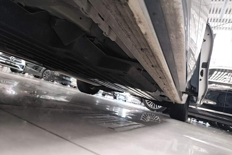 Used Buick Century 2023 2.0T Four-Seat Private Edition Left Side Sill