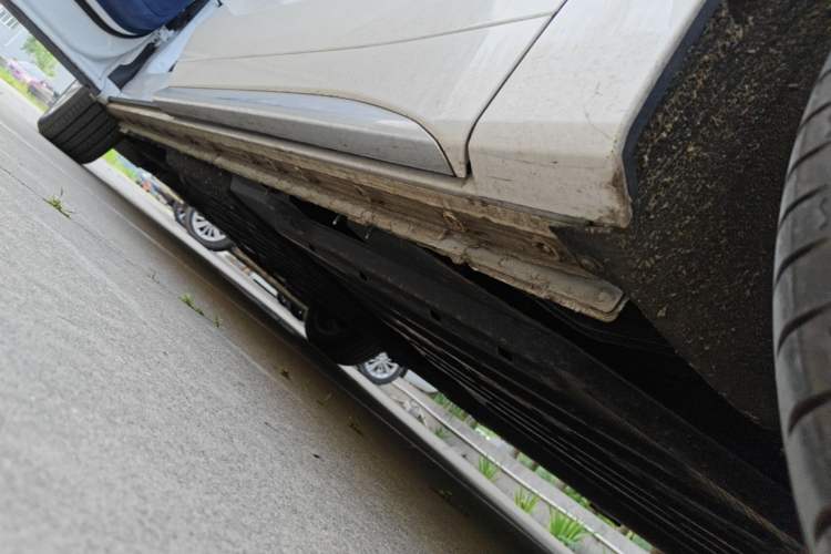 Used Buick Century 2023 2.0T Six-Seater Yinshi Edition Left Side Sill