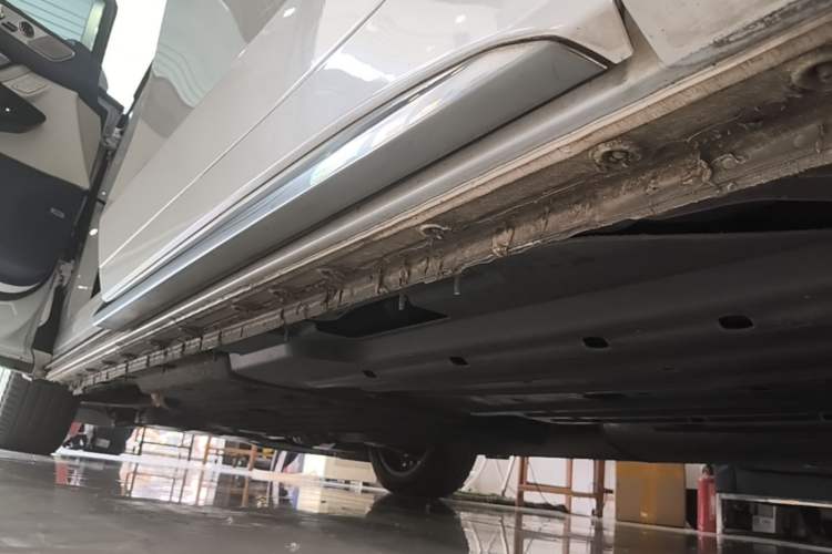 Used Buick Century 2023 2.0T Six-Seater Yinshi Edition Left Side Sill