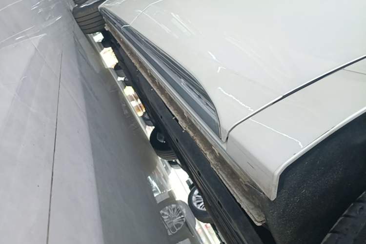 Used Buick Century 2023 2.0T Six-Seater Yinshi Edition Left Side Sill