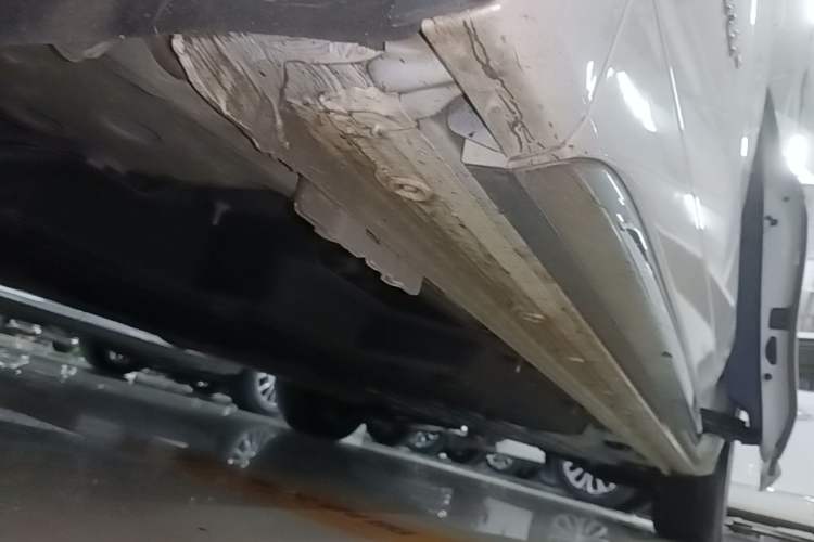 Used Buick Century 2023 2.0T Six-Seater Yinshi Edition Left Side Sill