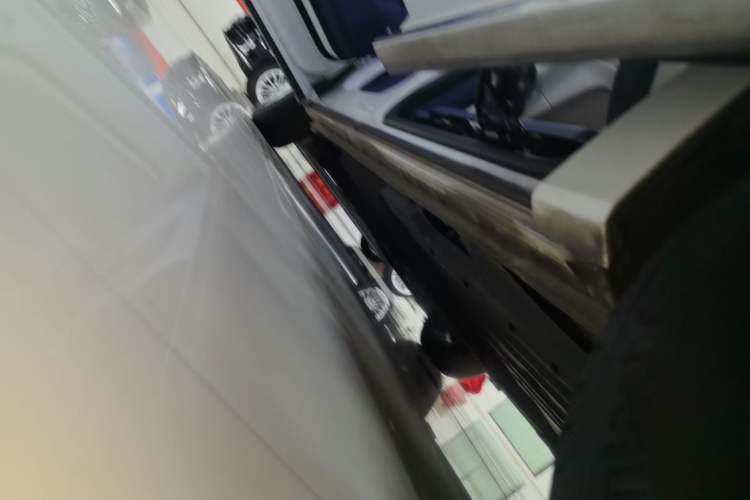 Used Buick Century 2023 2.0T Six-Seater Yinshi Edition Left Side Sill