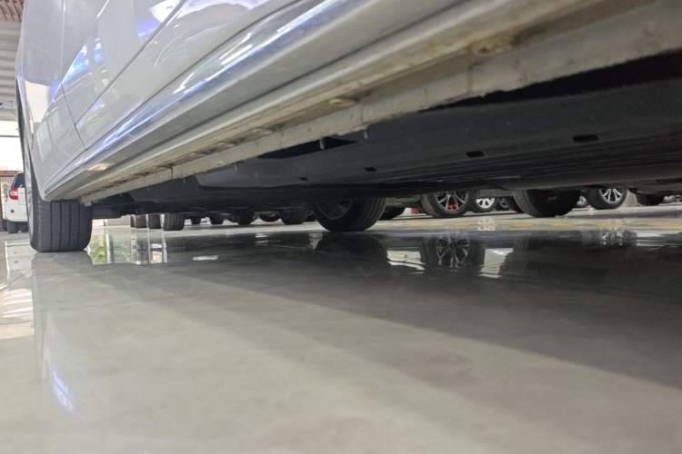 Used Buick Century 2023 2.0T Six-Seater Yinshi Edition Left Side Sill