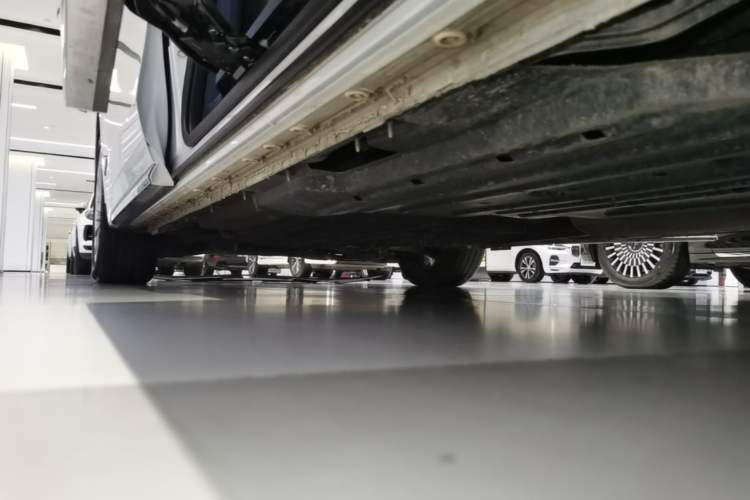 Used Buick Century 2023 2.0T Six-Seater Yinshi Edition Left Side Sill
