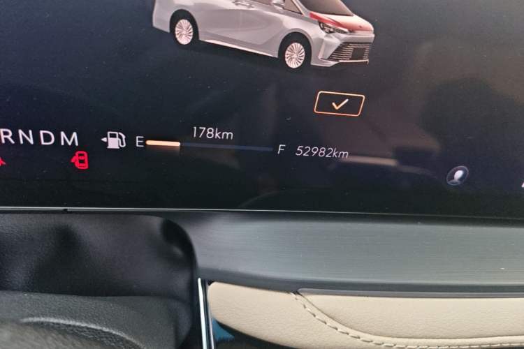 Used Buick Century 2023 2.0T Seven-Seater Deluxe Edition Odometer Close Up