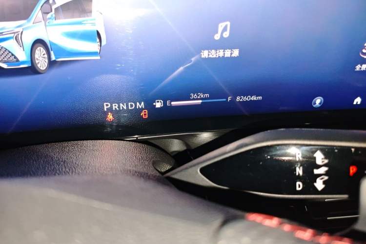 Used Buick Century 2023 2.0T Seven-Seater Yinshi Edition Odometer Close Up