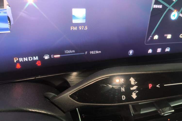 Used Buick Century 2023 2.0T Seven-Seater Yinshi Edition Odometer Close Up