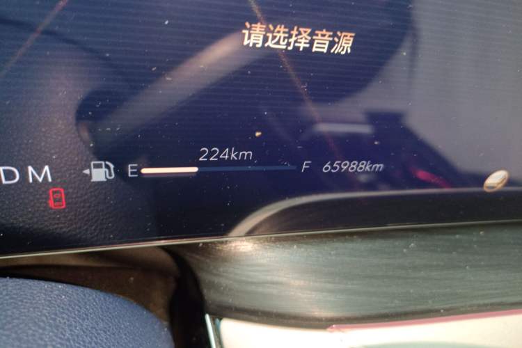 Used Buick Century 2023 2.0T Six-Seater Yinshi Edition Odometer Close Up
