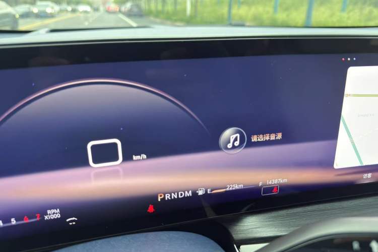 Used Buick Century 2023 2.0T Six-Seater Yinshi Edition Odometer Close Up