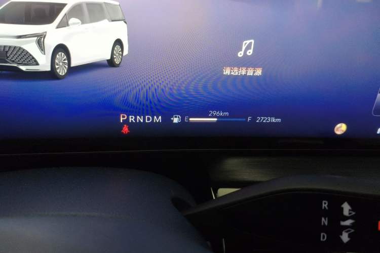 Used Buick Century 2023 2.0T Seven-Seater Yinshi Edition Odometer Close Up