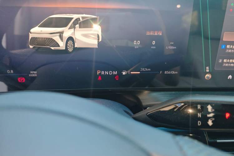 Used Buick Century 2023 2.0T Seven-Seater Yinshi Edition Odometer Close Up
