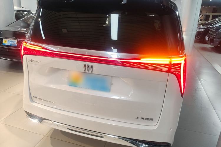 Used Buick Century 2023 2.0T Six-Seater Yinshi Edition Rear