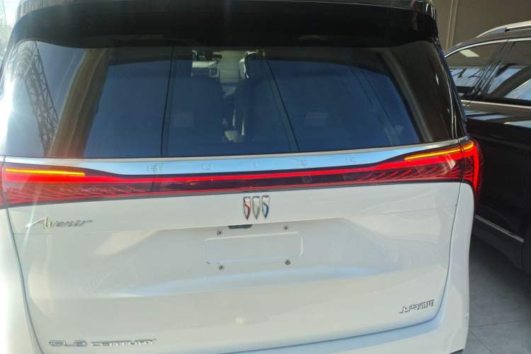 Used Buick Century 2023 2.0T Six-Seater Yinshi Edition Rear