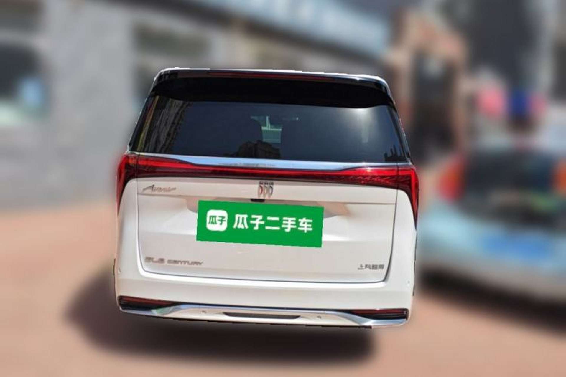 Used Buick Century 2023 2.0T Six-Seater Yinshi Edition Rear