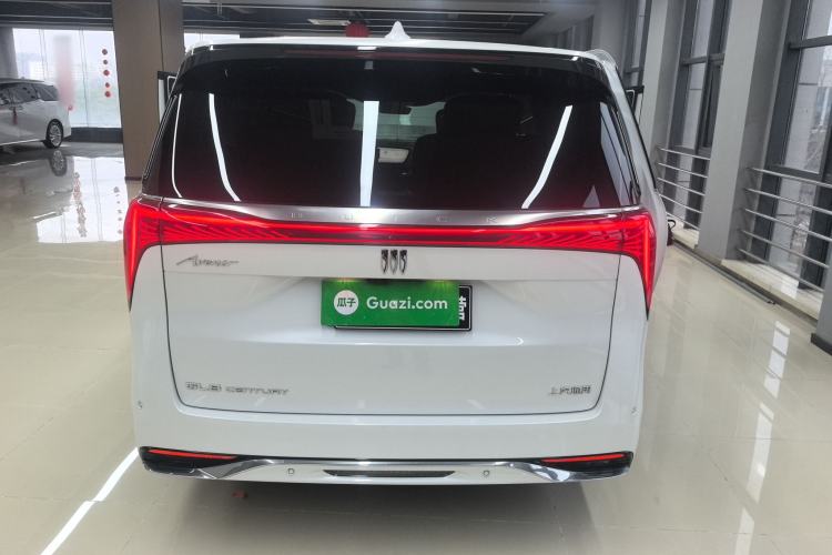 Used Buick Century 2023 2.0T Six-Seater Yinshi Edition Rear