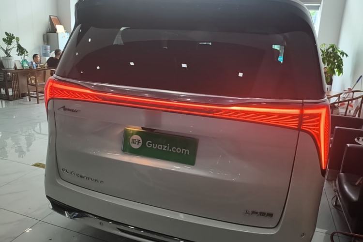Used Buick Century 2023 2.0T Six-Seater Yinshi Edition Rear