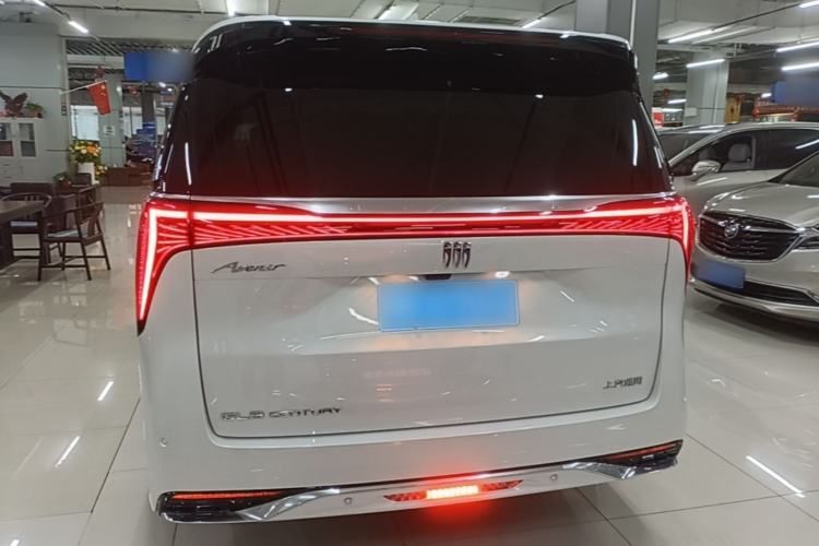 Used Buick Century 2023 2.0T Six-Seater Yinshi Edition Rear