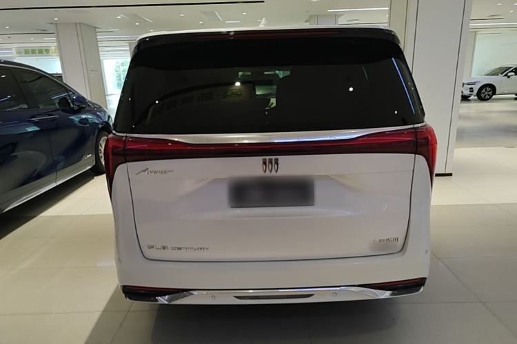 Used Buick Century 2023 2.0T Six-Seater Yinshi Edition Rear