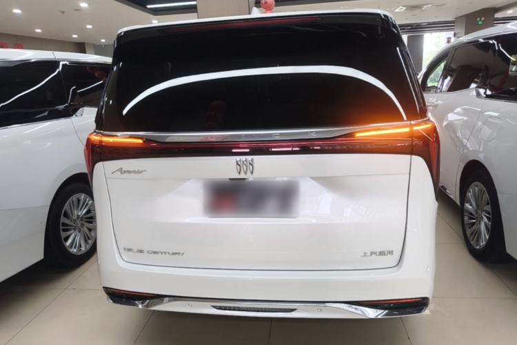 Used Buick Century 2023 2.0T Six-Seater Yinshi Edition Rear
