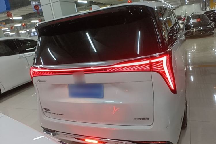 Used Buick Century 2023 2.0T Six-Seater Yinshi Edition Rear
