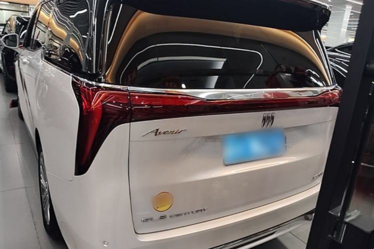Used Buick Century 2023 2.0T Six-Seater Yinshi Edition Rear