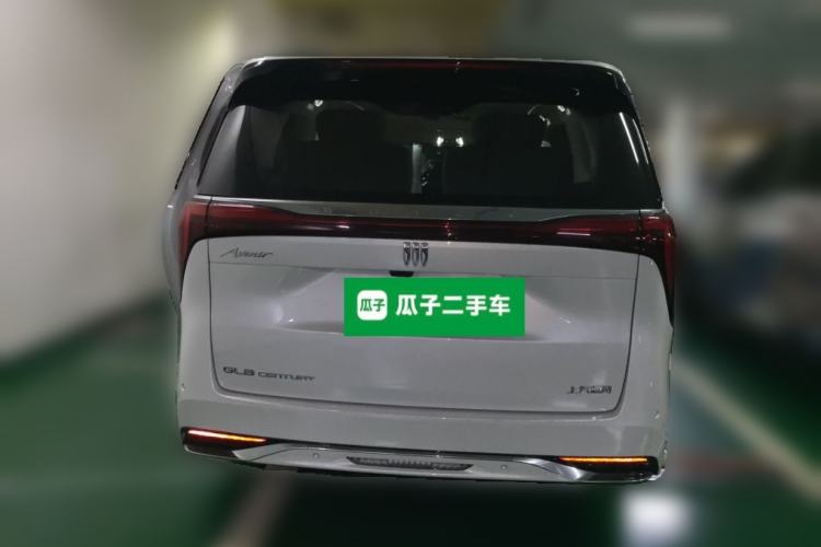 Used Buick Century 2023 2.0T Six-Seater Yinshi Edition Rear