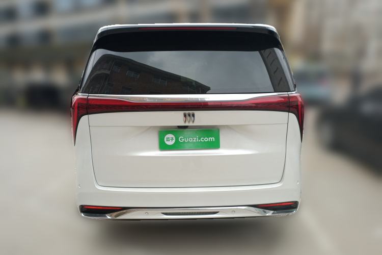 Used Buick Century 2023 2.0T Six-Seater Yinshi Edition Rear