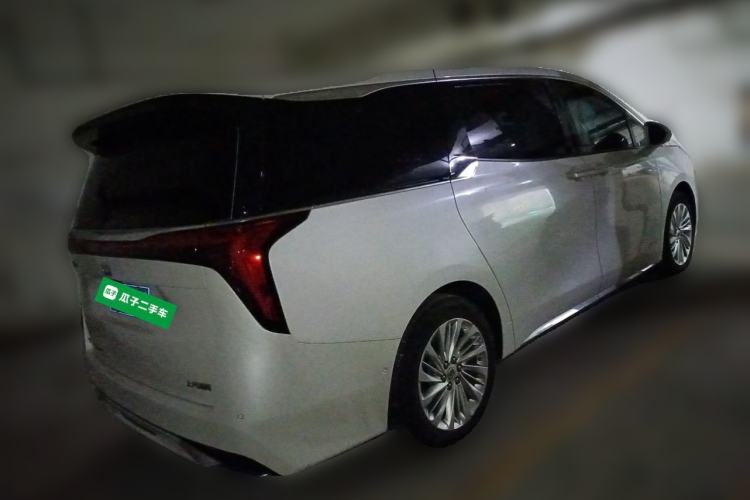 Used Buick Century 2023 2.0T Seven-Seater Yinshi Edition Rear Right 45 Deg