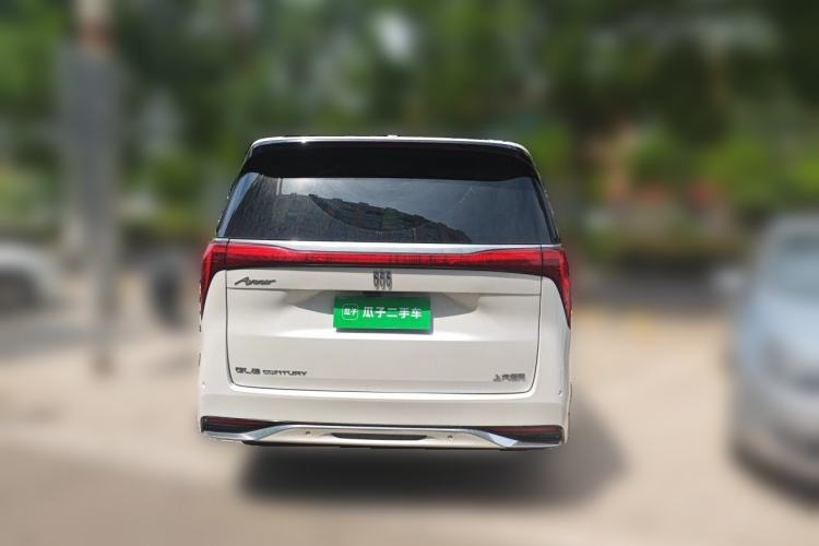 Used Buick Century 2023 2.0T Six-Seater Yinshi Edition Rear