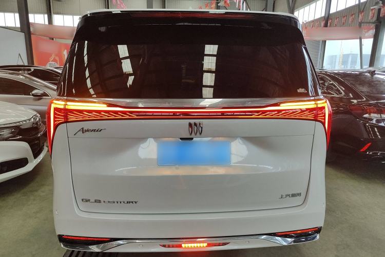 Used Buick Century 2023 2.0T Six-Seater Yinshi Edition Rear