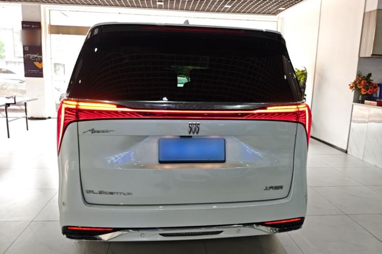 Used Buick Century 2023 2.0T Six-Seater Yinshi Edition Rear
