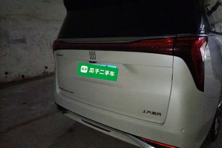 Used Buick Century 2023 2.0T Seven-Seater Yinshi Edition Rear