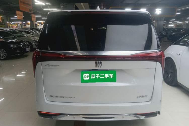 Used Buick Century 2023 2.0T Six-Seater Yinshi Edition Rear