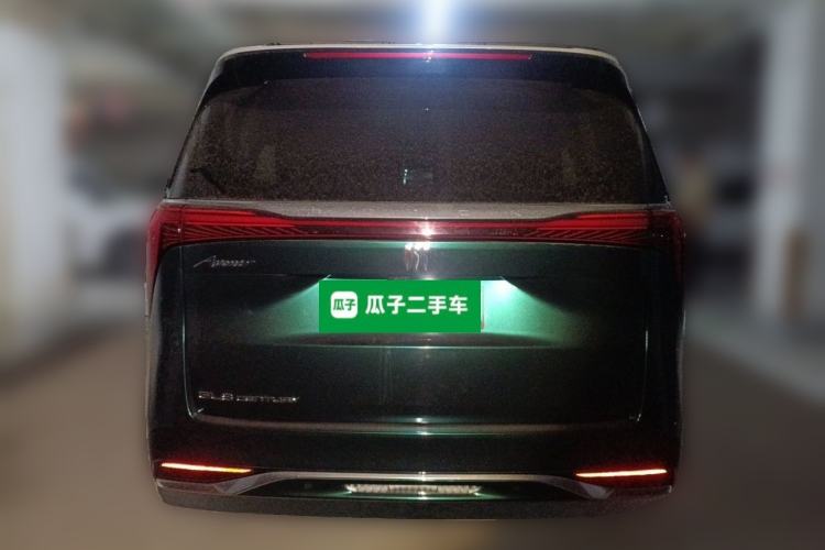 Used Buick Century 2023 2.0T Six-Seater Yinshi Edition Rear