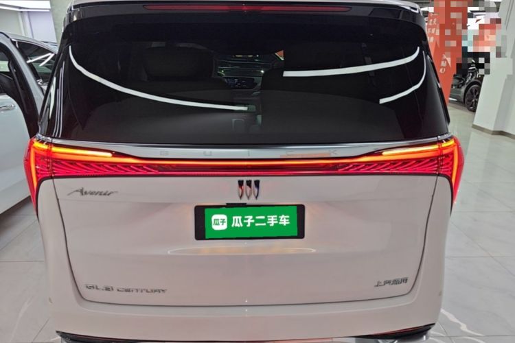 Used Buick Century 2023 2.0T Six-Seater Yinshi Edition Rear