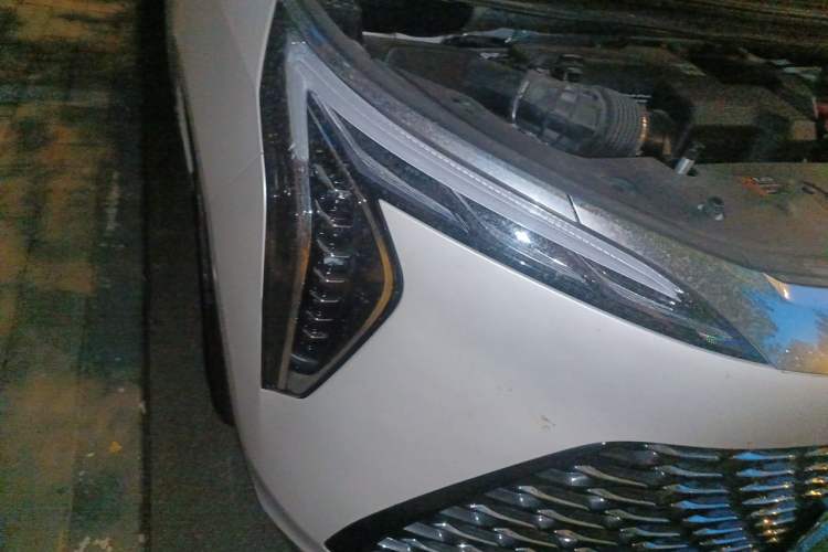 Used Buick Century 2023 2.0T Six-Seater Yinshi Edition Right Front Headlight