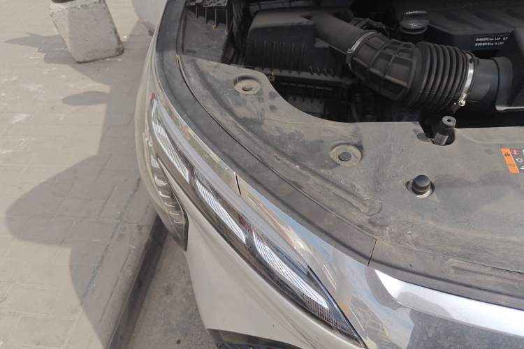 Used Buick Century 2023 2.0T Six-Seater Yinshi Edition Right Front Headlight
