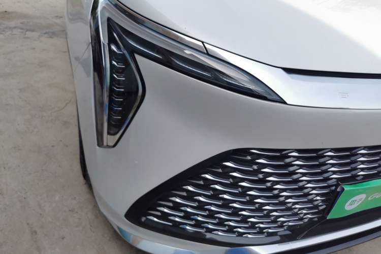 Used Buick Century 2023 2.0T Six-Seater Yinshi Edition Right Front Headlight