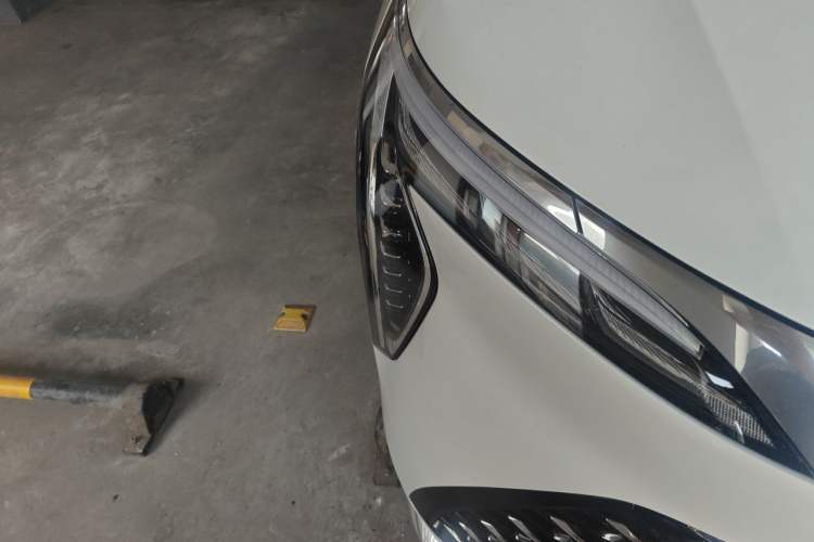 Used Buick Century 2023 2.0T Seven-Seater Yinshi Edition Right Front Headlight
