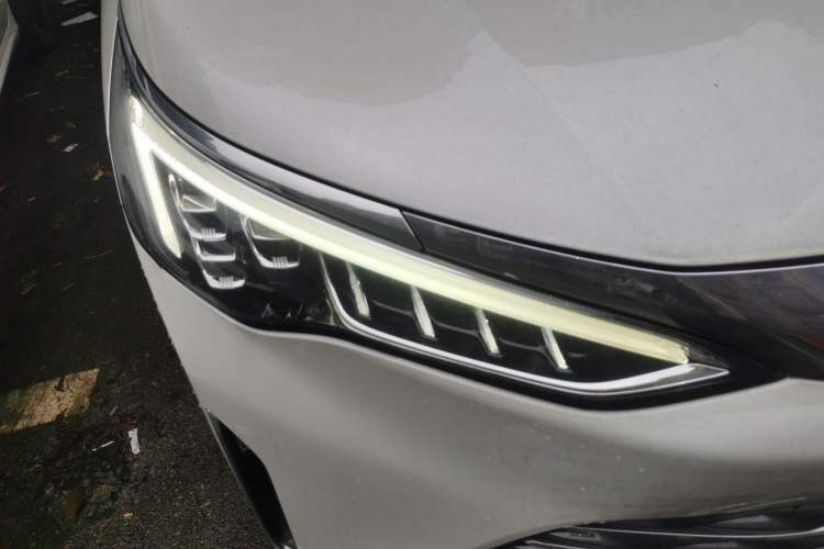 Used Buick Century 2023 2.0T Seven-Seater Deluxe Edition Right Front Headlight